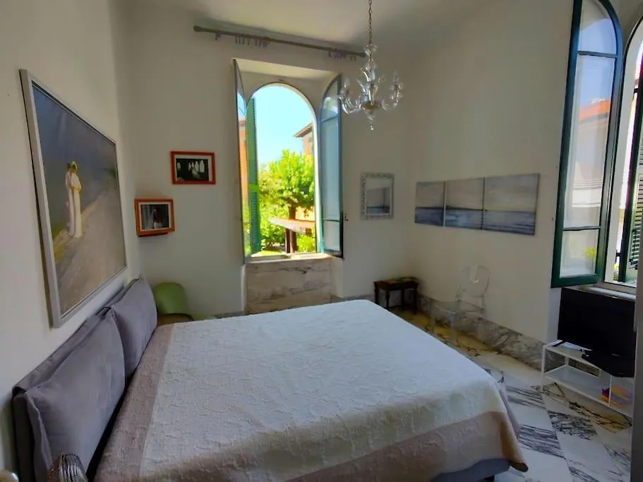 -Casa Padronale Fronte Mare- Apartment Massa