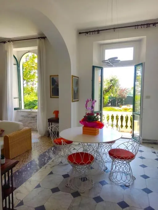 -Casa Padronale Fronte Mare- Apartment Massa