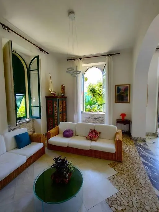 -Casa Padronale Fronte Mare- Apartment Massa